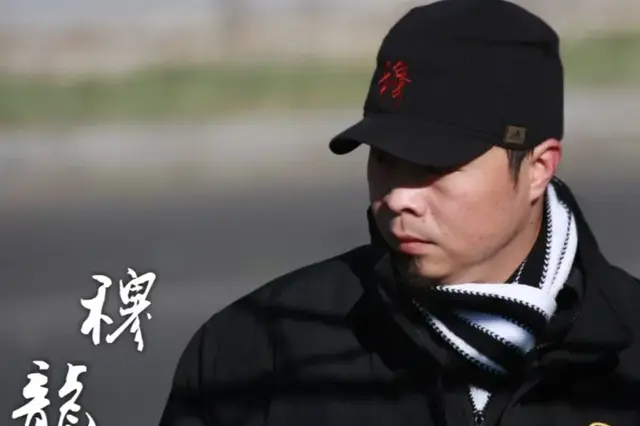 导演穆龙现身北京墅苑酒店 疑为新主旋律项目筹备 现场图