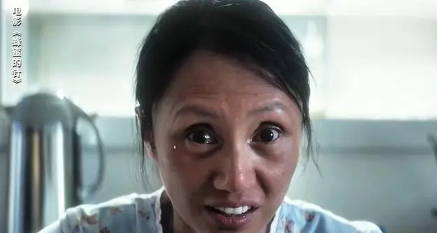 《蜂蜜的针》五一上映票房仅2000万，袁泉宁静俞飞鸿陈冲四影后主演积压十年 资讯配图