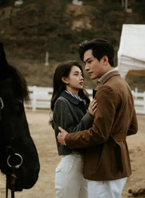 郭宇欣王皓祯合作三部短剧《流星》《国民老公带回家》《好雨知时节》上线 情报图