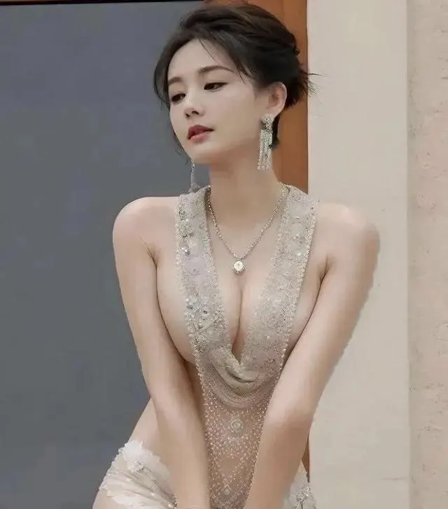 李一桐三年主演十四部剧，北舞科班出身持续输出古偶与现实题材 现场图